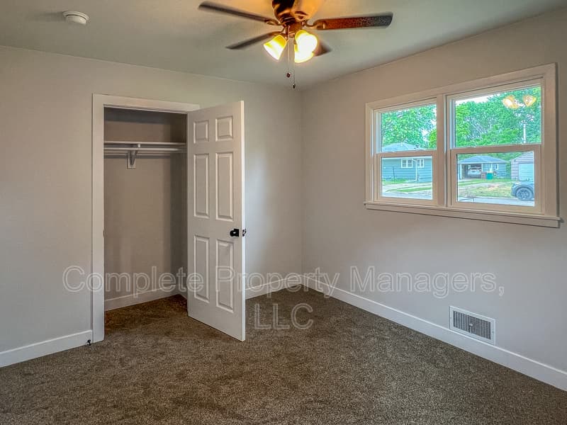 Albert Lea House: 1405 West Clark Street