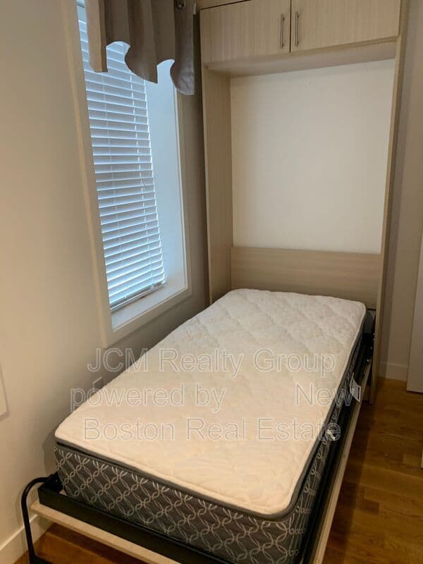 Chelsea Condo: 21 Fifth Street