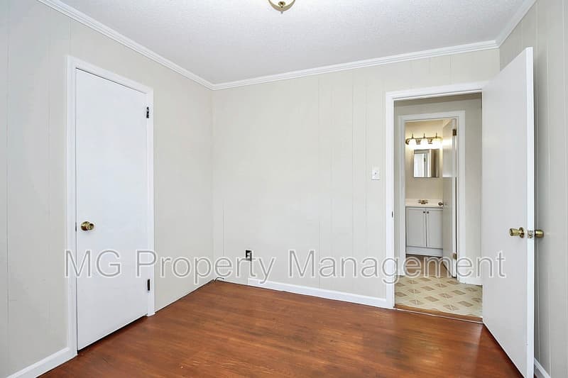 Pineville House: 243 Eden Circle