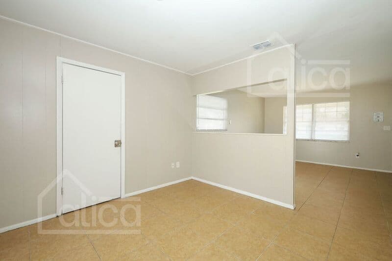 Orlando House: 1700 Ravenall Ave