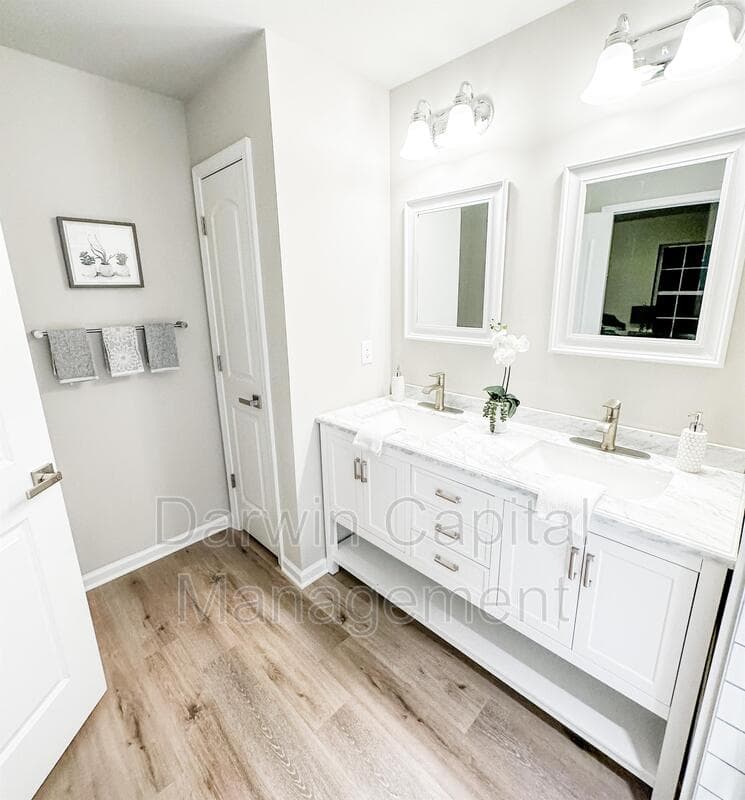 Monroe Condo: 988 Woodview Court