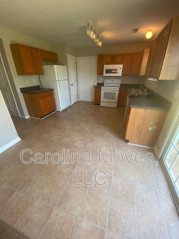 Williamston House: 204 Reidville Road