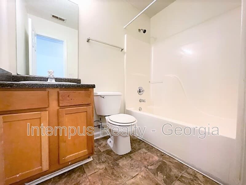 Snellville House: 4389 Persian Ct