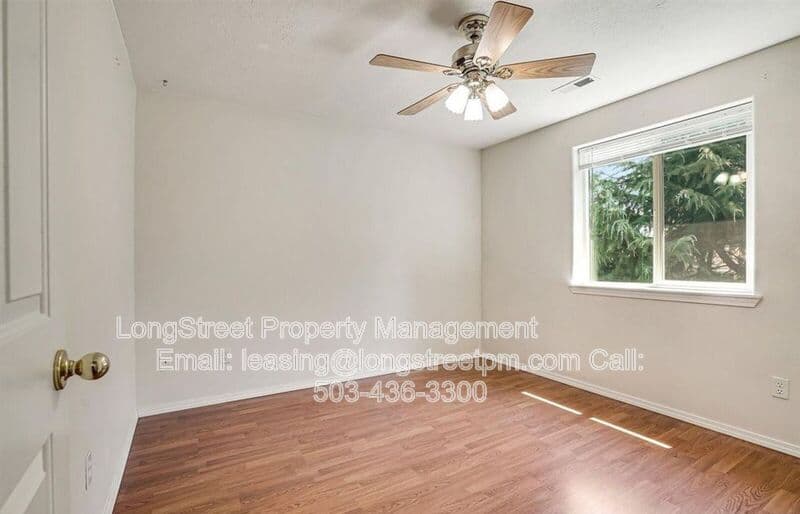 Adair Village House: 332 NE Carmen Pl