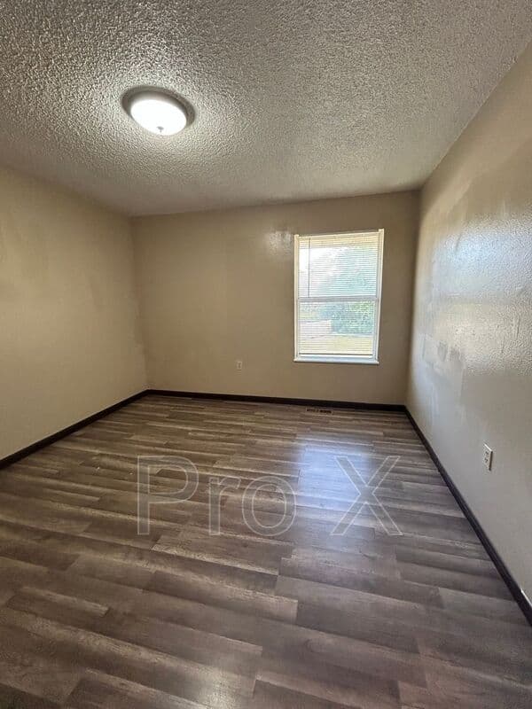 Pittsburg House: 3000 N Joplin St
