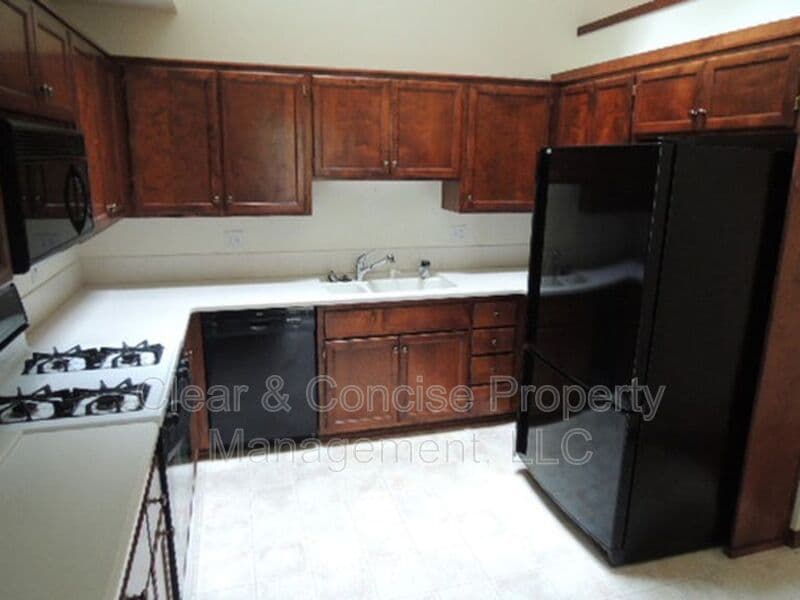 Eugene House: 5216 Cold Springs Way