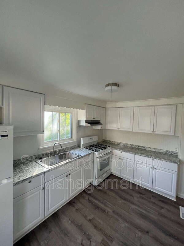 Rochester Condo: 294 Carter St (Apt 2)