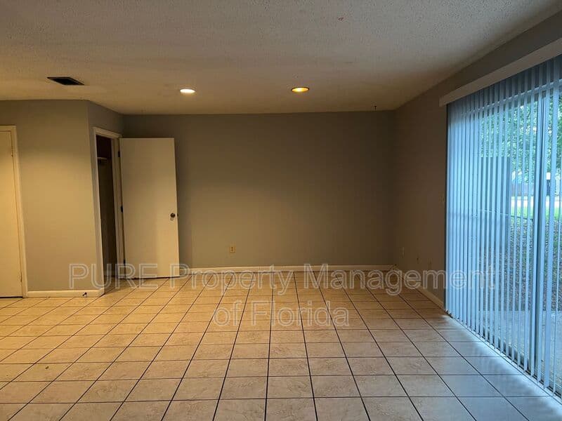 Ocala House: 629 NE 28th Avenue
