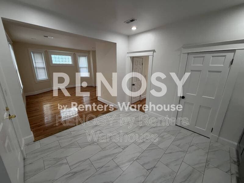 Gwynn Oak House: 3911 Chatham rd