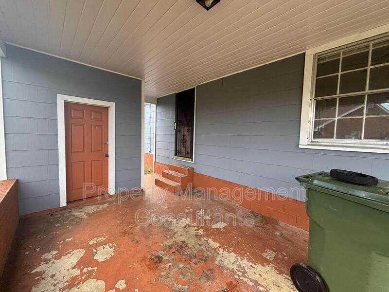 Huntsville House: 2303 Hammonds Avenue Northwest