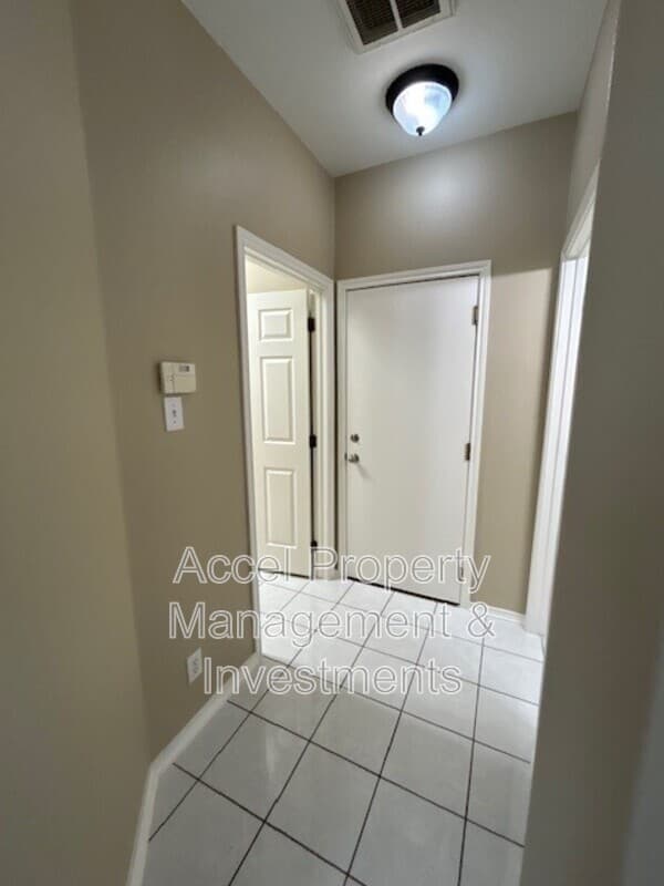 Mission Condo: 4510 Santa Inez St
