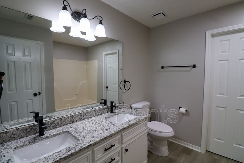 Pensacola House: 9001 Thompson Dr.
