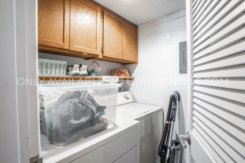 Provo House: 761 E 820 N