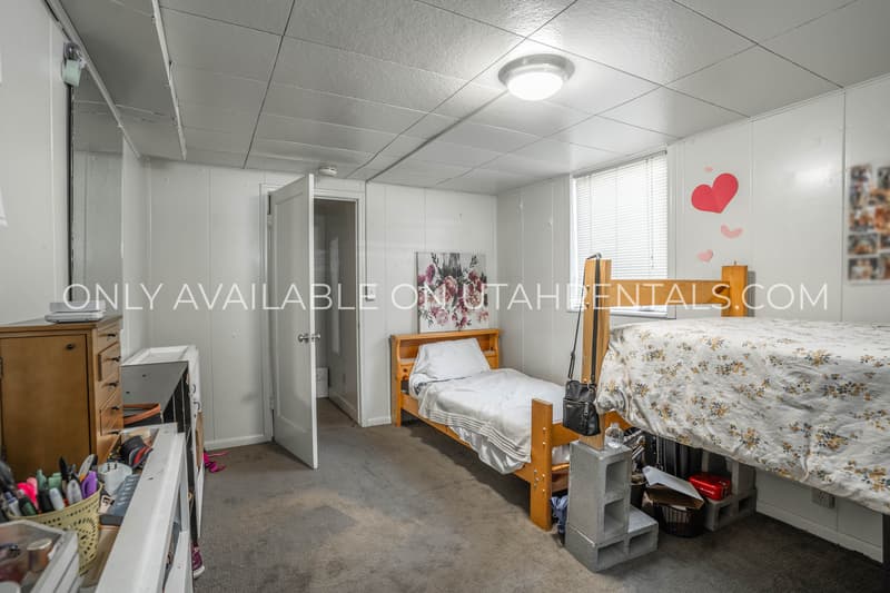Provo House: 547 E 400 N
