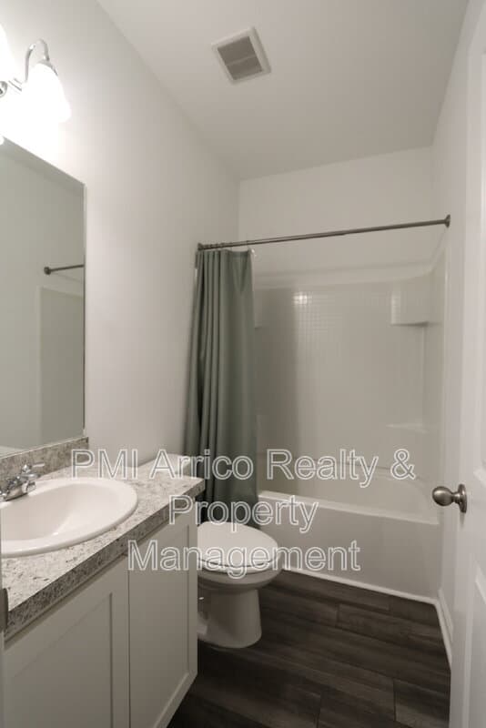 Zephyrhills House: 35552 Shade Fern La