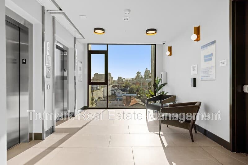 Pasadena Condo: 218 N El Molino Ave