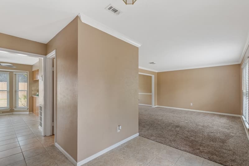 Houston House: 7507 Dogwood Falls Road