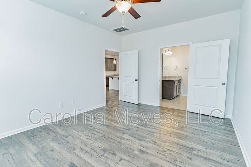 Anderson Townhome: 117 Village Main