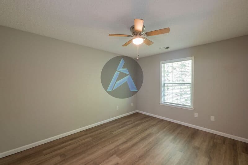 Woodstock Townhome: 437 Red Coat Ln