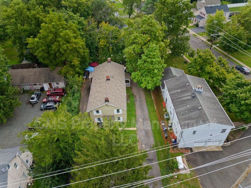 Somerville Condo: 148 Davenport Street