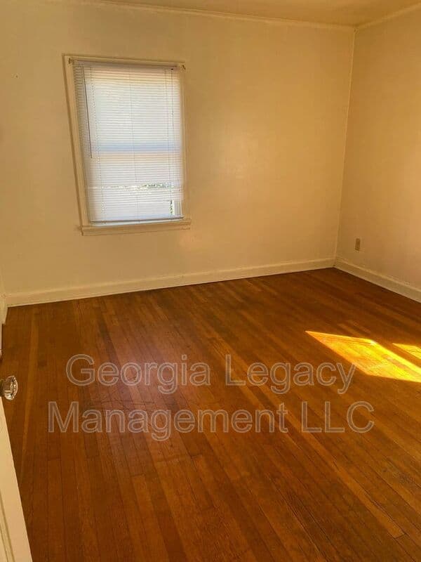 Toccoa House: 37 Andrews Court