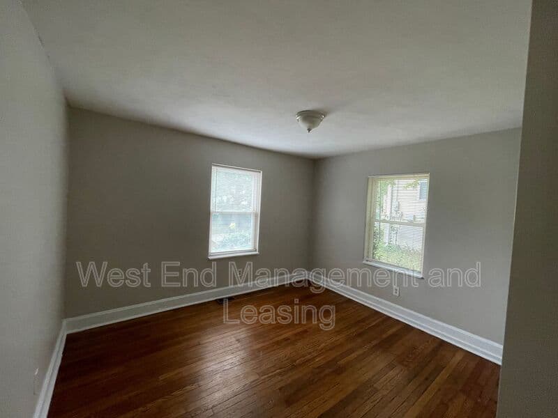 Webster Groves House: 909 Cornell Ave