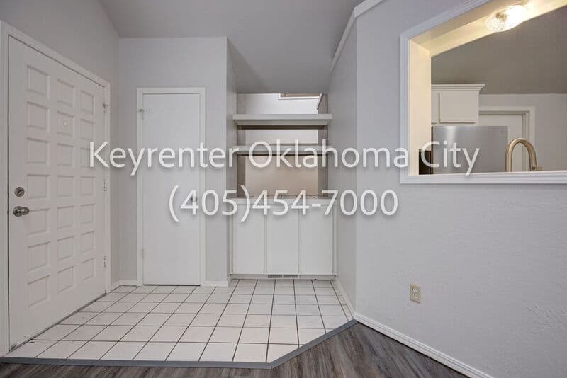Norman Condo: 102 Harvard Rd