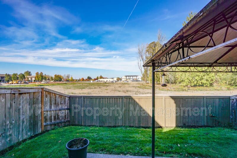 Battle Ground House: 1302 SW 5th St