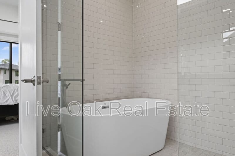 Virginia Beach House: 1316 Lambeth Lane