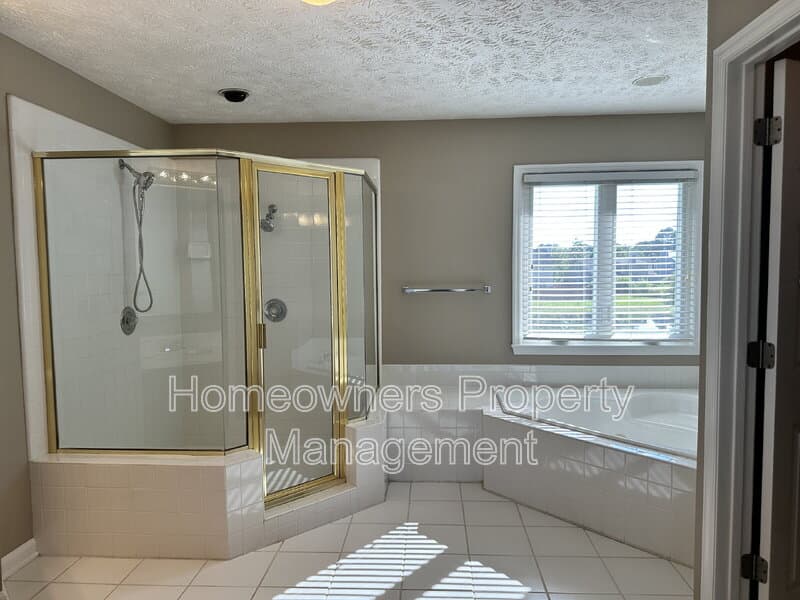 Fayetteville House: 6521 Ryefield Dr