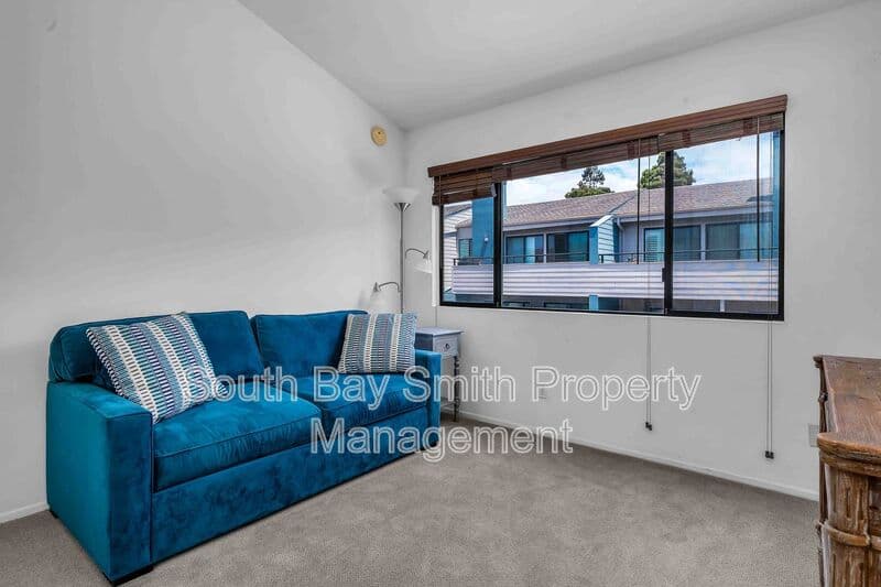 Redondo Beach Condo: 420 Palos Verdes Blvd