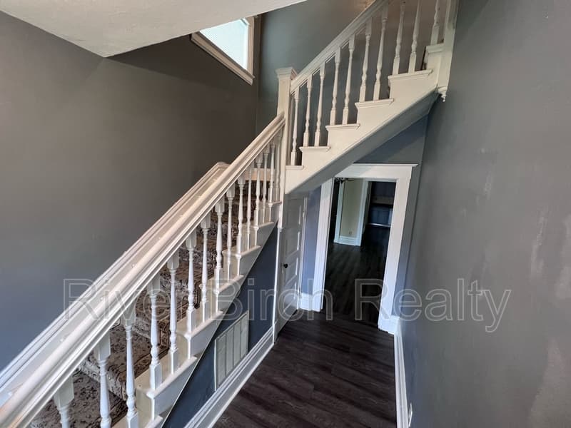 Springfield House: 719 N Eighth Street