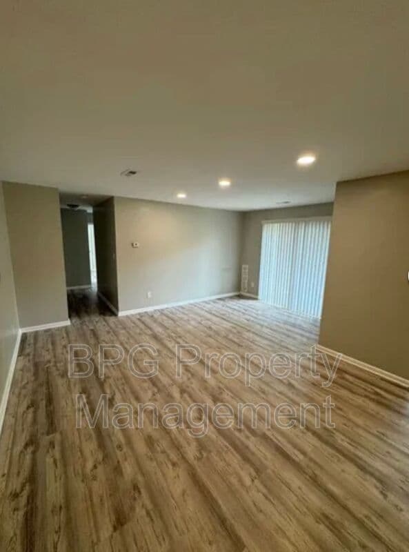 Warrenton Condo: 129 Green St