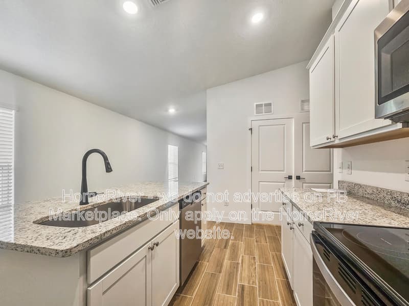 Brooksville House: 29637 Fedora Cir