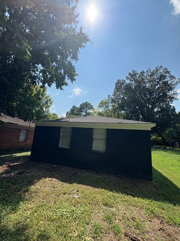 Memphis House: 1346 Hyde Pk Blvd