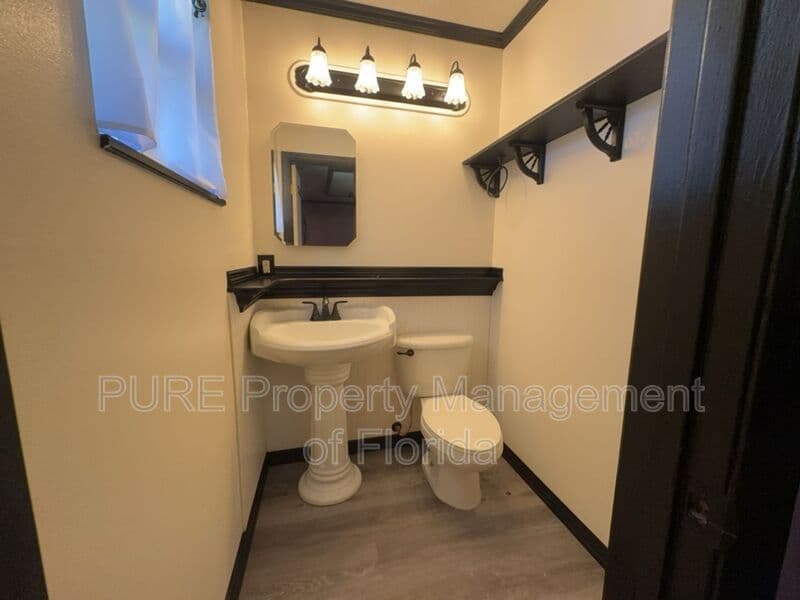 Ocklawaha House: 12300 SE 128th CT