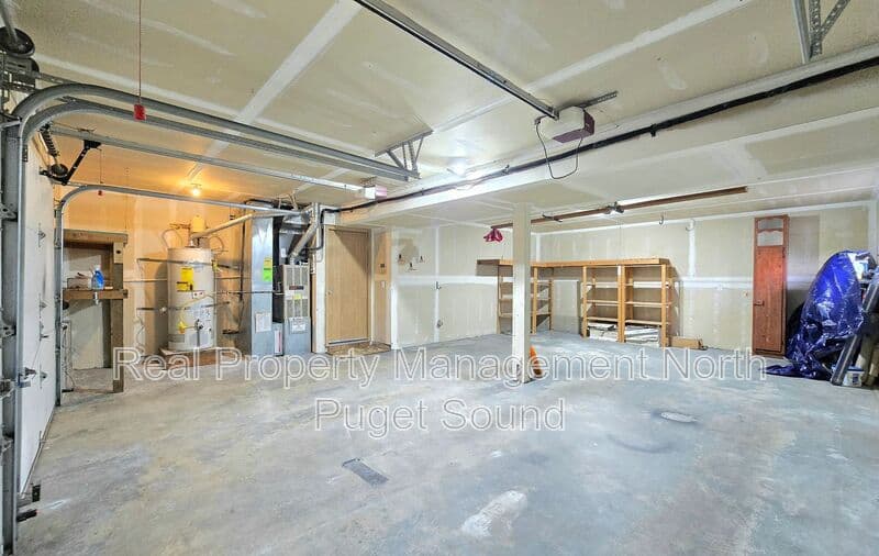 Lake Stevens House: 8200 24th St NE