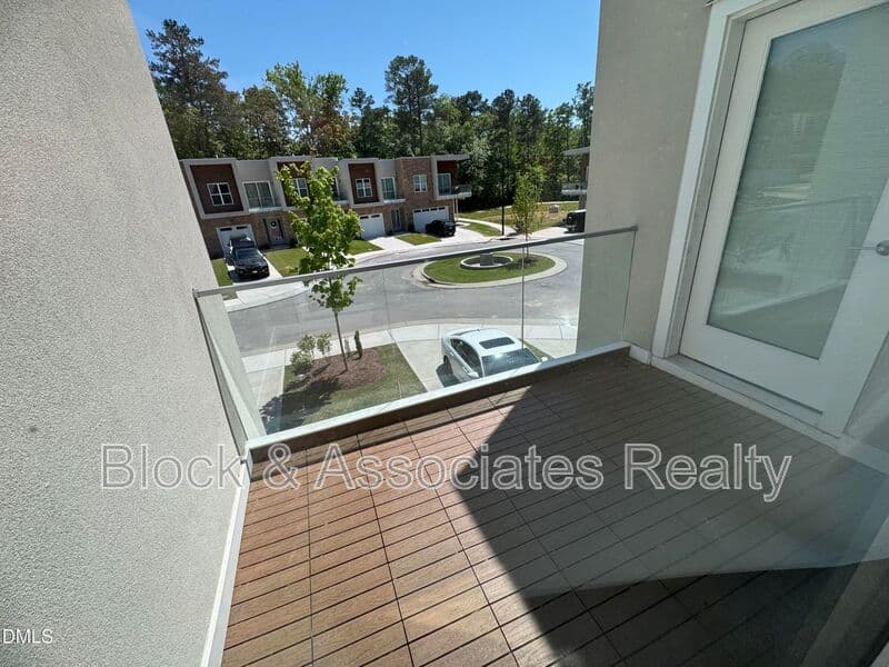 Durham House: 4016 Southpoint Landing
