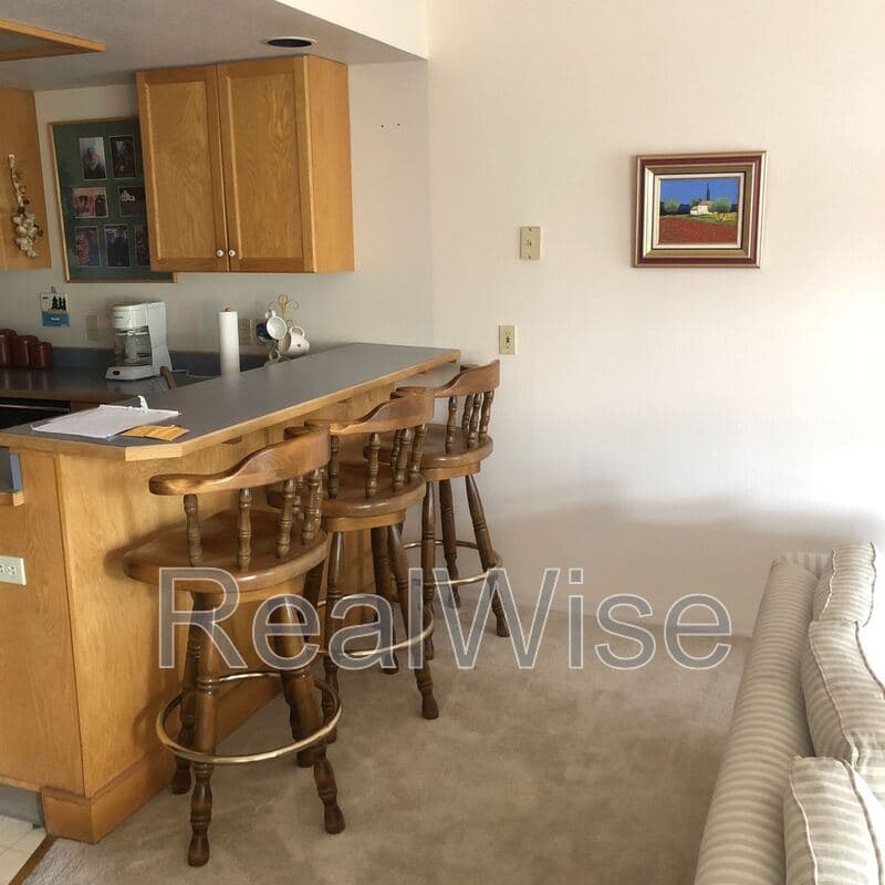 Ashland House: 382 Glenn St