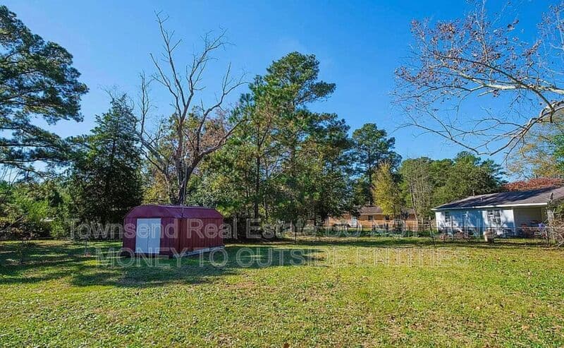 Fayetteville House: 2604 Brentford Dr.