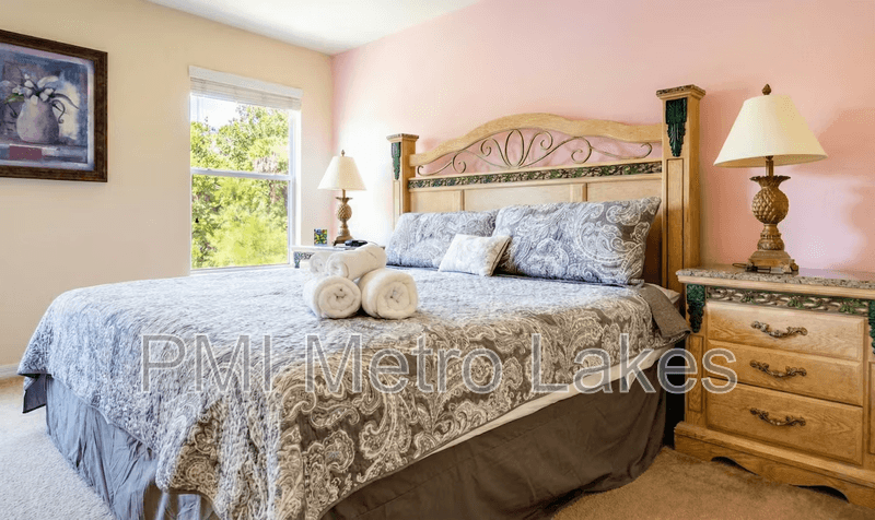 Davenport House: 194 Blue Jay Way