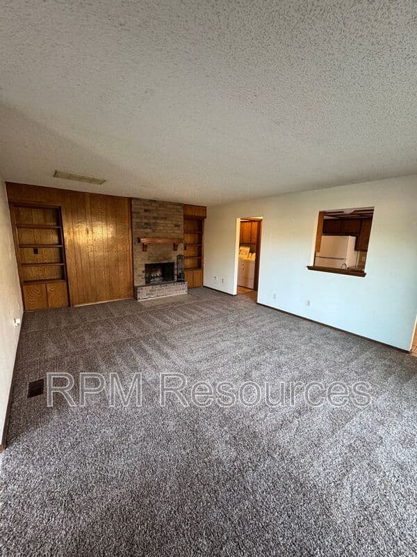 Oklahoma City Condo: 7002 Woodlake Dr