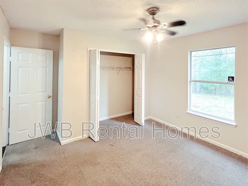 Orange Park House: 383 Turtle Dove Dr