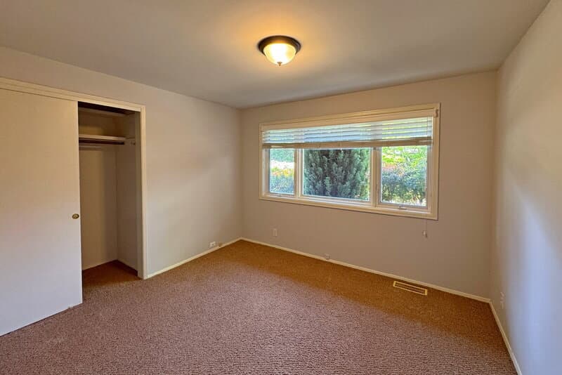 Kirkland House: 10632 NE 47th Pl