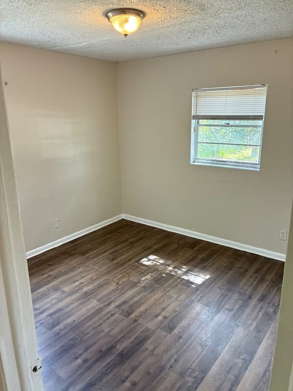 Jacksonville House: 4520 Bessie Circle West