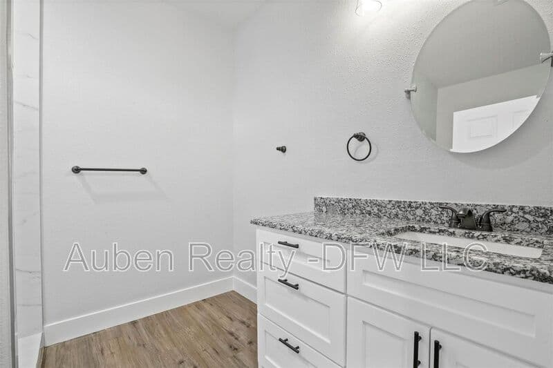 Denison House: 516 E Heron Street