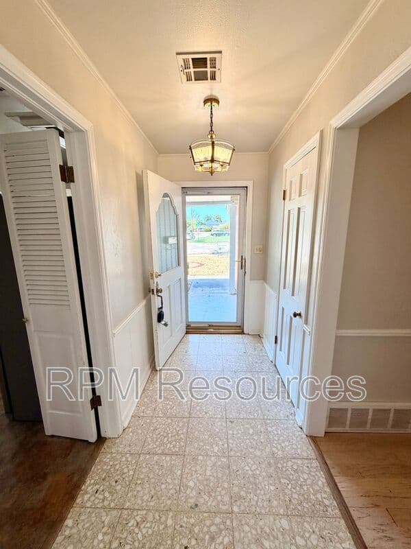 Oklahoma City House: 4120 NW 44th St
