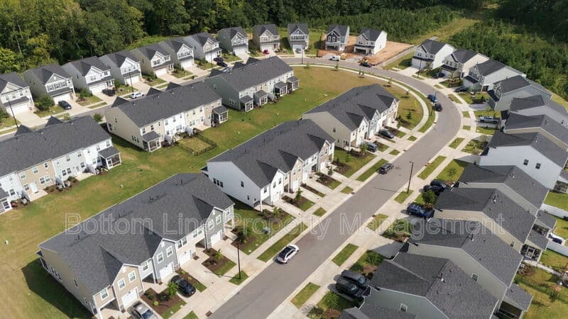 Durham Townhome: 5811 Woodlawn Dr