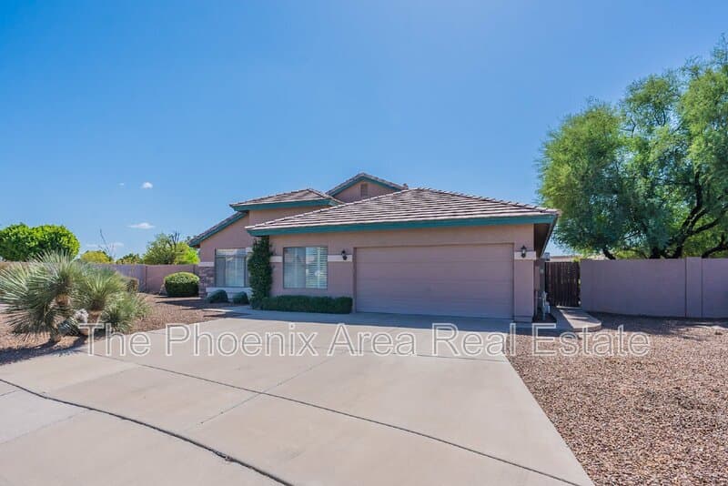 Mesa House: 4133 E Elmwood St