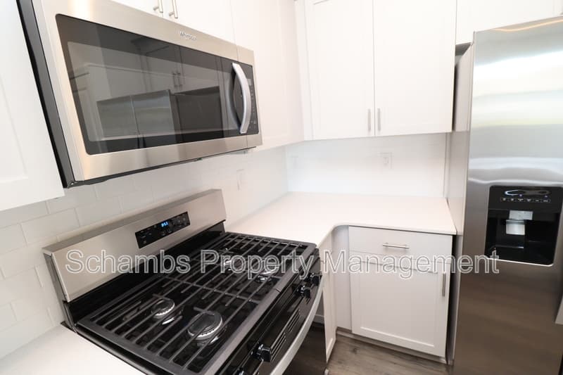 Wake Forest House: 360 Freestall Dr